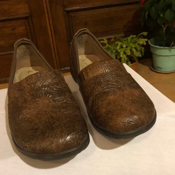 Kim Rodgers Embossed Brown Loafers Size 6 - Picture 8 of 9